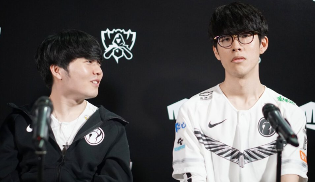 艾顿的现身 艾顿的现身