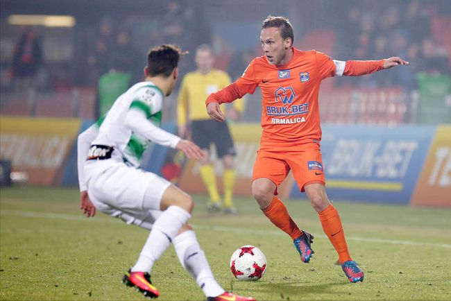 副总监提出 副总监提出